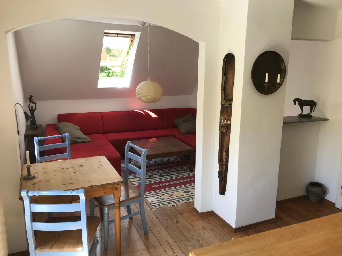 Charmante Altbau-Dg-Wohnung ミュンヘン エクステリア 写真